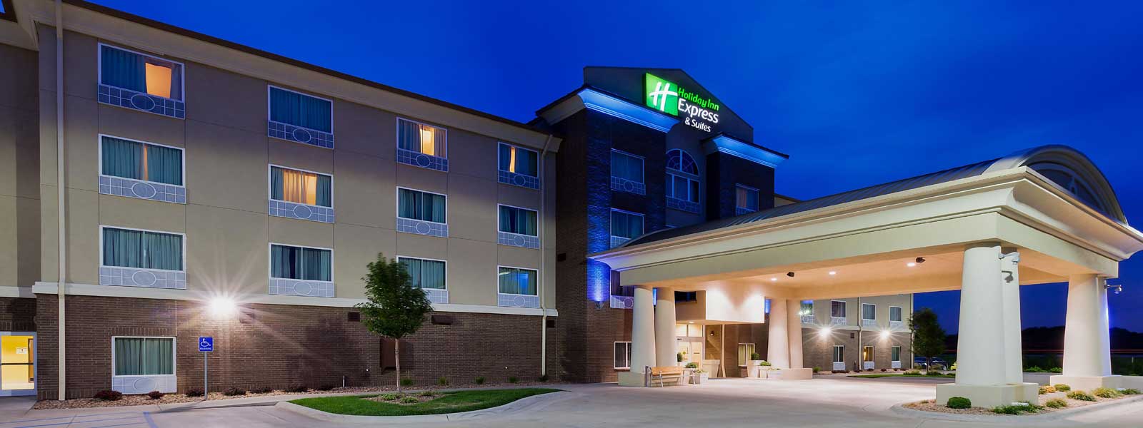 Clean Comfortable Rooms Lodging Hotels Motels in Salina Kansas